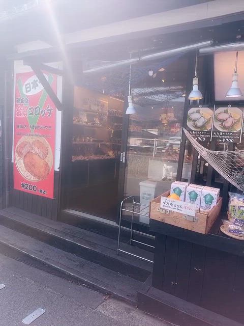 食べ歩きで幸せチャージ完了‎🤍