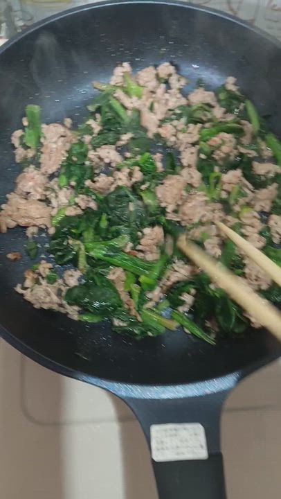 今夜はポパイ丼作ります。